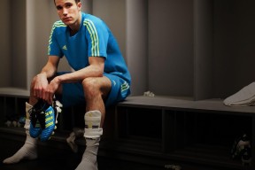爱游戏体育-德布劳内闪耀背后，皇马新老交替与未来蓝图